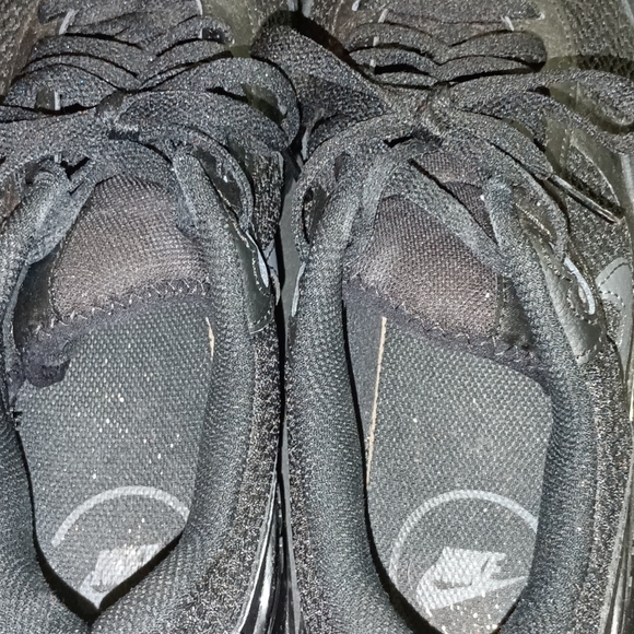 Men's black on black Nike Air Max - Picture 5 of 6